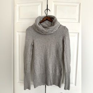 Cashmere and Merino Wool Grey Sweater Banana Republic XS.